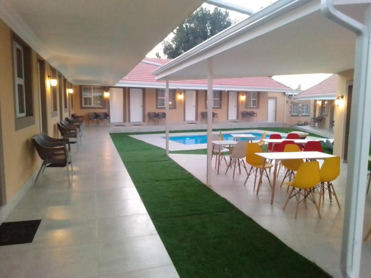 Benoni N12 Hotel Exterior foto